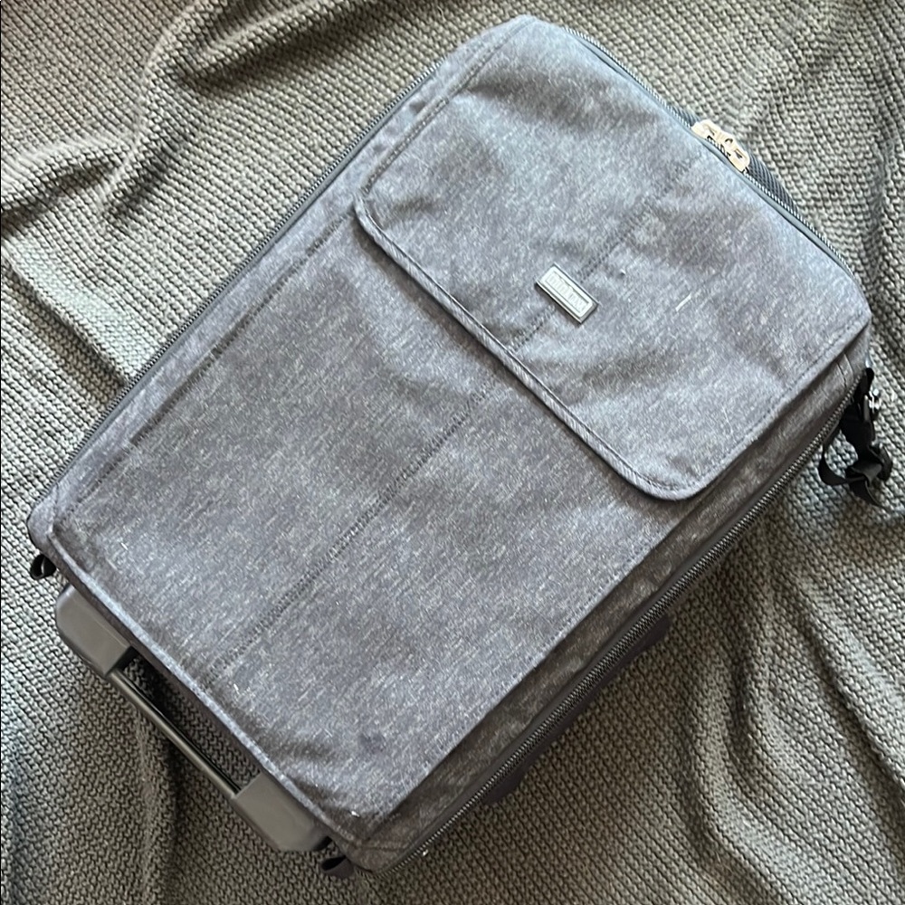 Think Tank Airport Advantage XT Gear/Camera Roller Bag in Gray